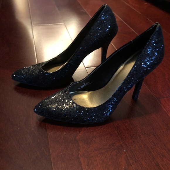 Pretty Glitter Heels! - Picture 2 of 2